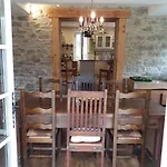 Les Trois Prunelles Bed and Breakfast