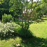 Les Trois Prunelles Bed and Breakfast 3*