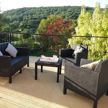 Les Trois Prunelles Nocleg ze śniadaniem 3*