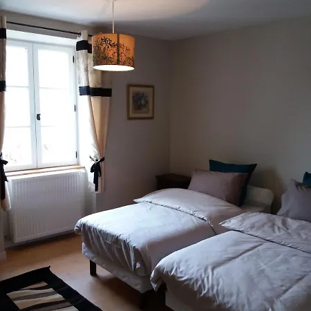 Nocleg ze śniadaniem Les Trois Prunelles Saint-Pierre-Toirac