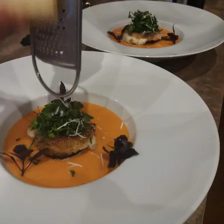 Les Trois Prunelles 3*