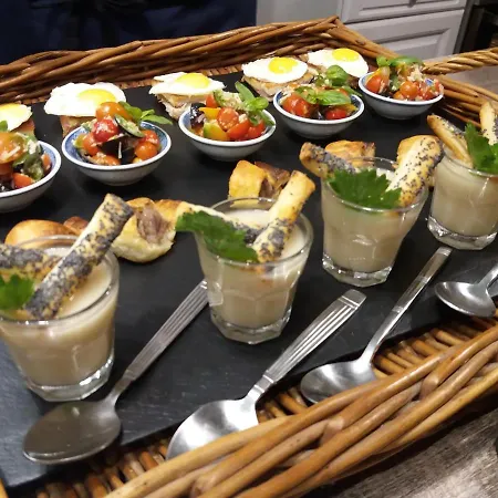 Nocleg ze śniadaniem Les Trois Prunelles 3*