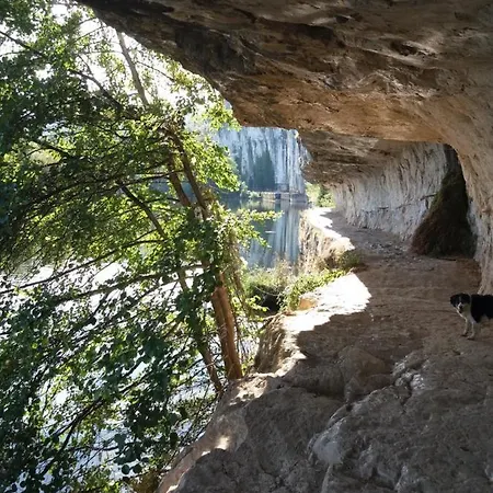 Les Trois Prunelles Nocleg ze śniadaniem
