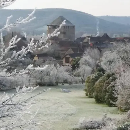 Les Trois Prunelles Nocleg ze śniadaniem 3*