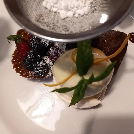 Les Trois Prunelles Nocleg ze śniadaniem Saint-Pierre-Toirac