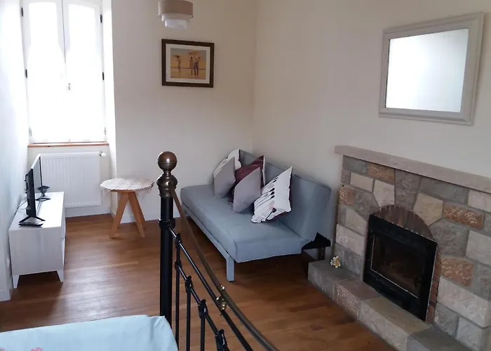 Les Trois Prunelles Bed & Breakfast