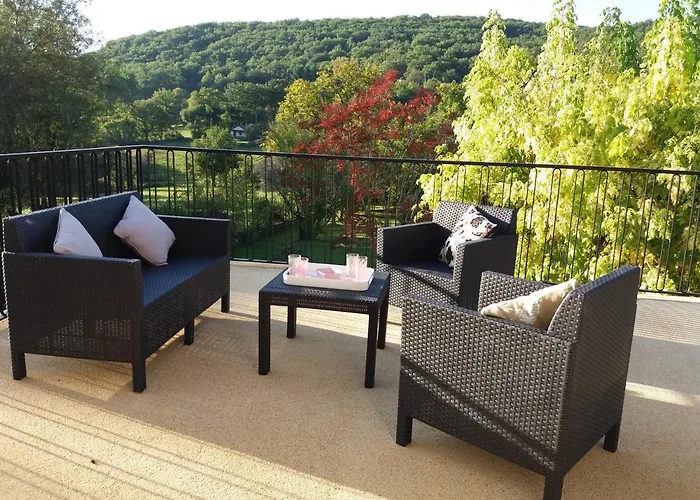 Les Trois Prunelles Bed & Breakfast 3*