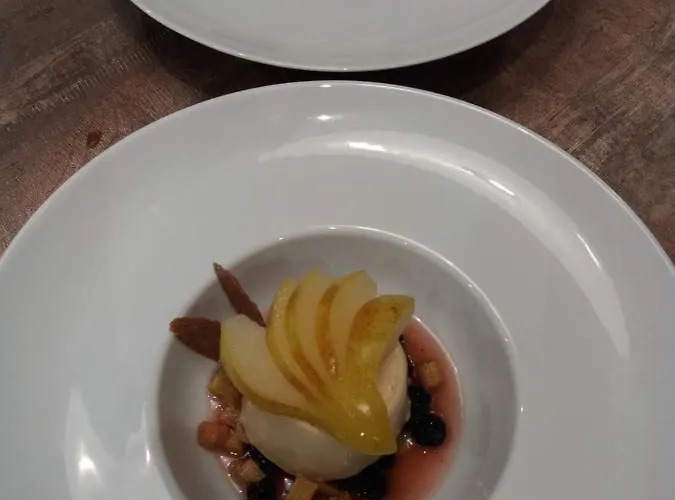 Les Trois Prunelles Bed & Breakfast Saint-Pierre-Toirac