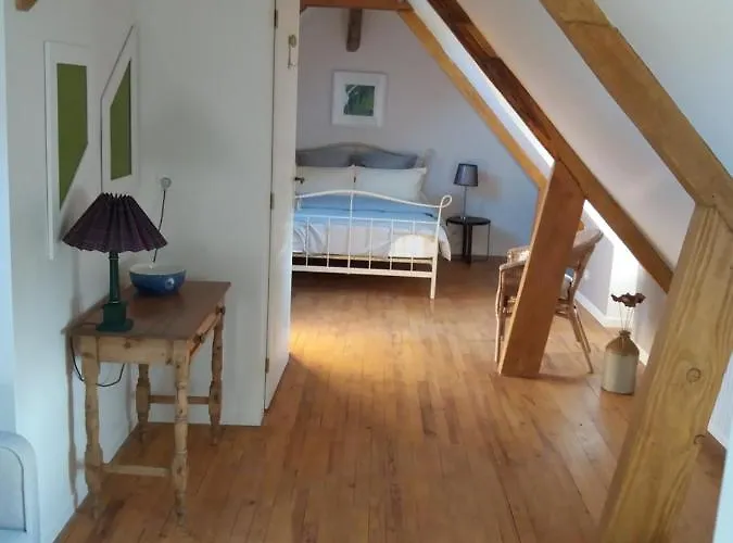 Les Trois Prunelles Bed & Breakfast