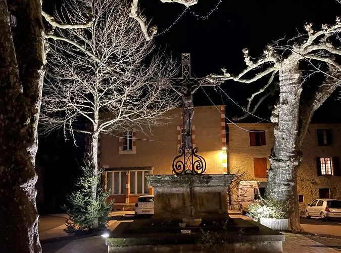 Les Trois Prunelles 3*