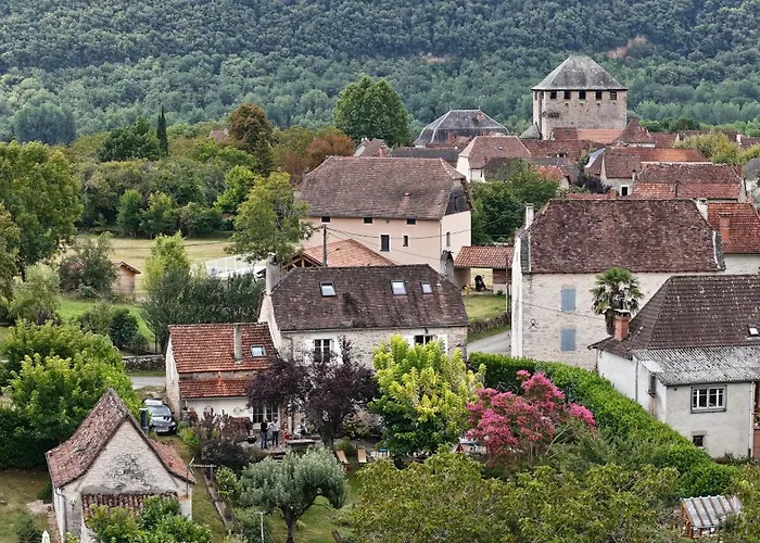 Les Trois Prunelles Bed & Breakfast