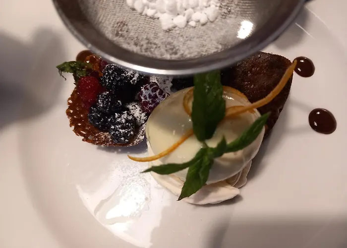 Les Trois Prunelles Bed & Breakfast Saint-Pierre-Toirac