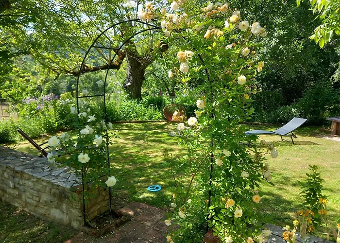 Les Trois Prunelles Bed & Breakfast