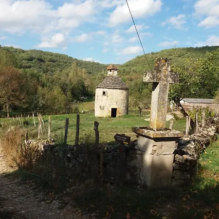 ベッド・アンド・ブレックファスト Les Trois Prunelles 3*