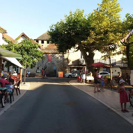 Les Trois Prunelles 3*