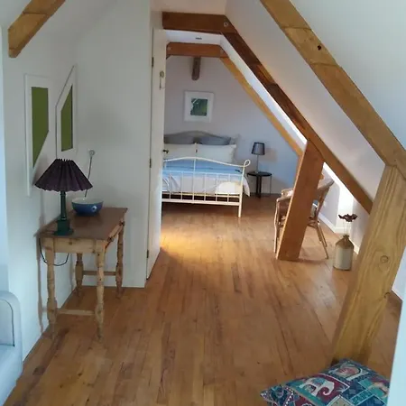Les Trois Prunelles Bed & Breakfast