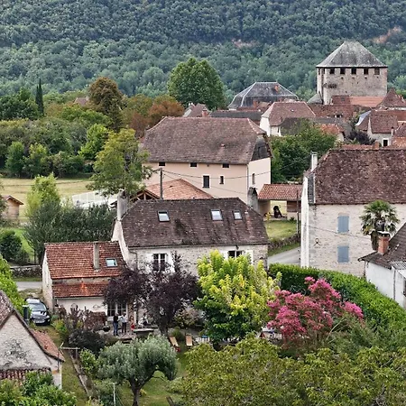 Les Trois Prunelles ベッド・アンド・ブレックファスト