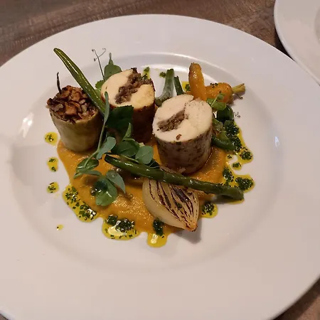 ベッド・アンド・ブレックファスト Les Trois Prunelles 3*