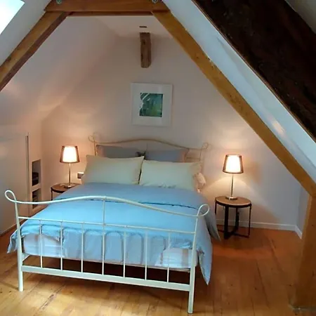 Les Trois Prunelles Bed & Breakfast