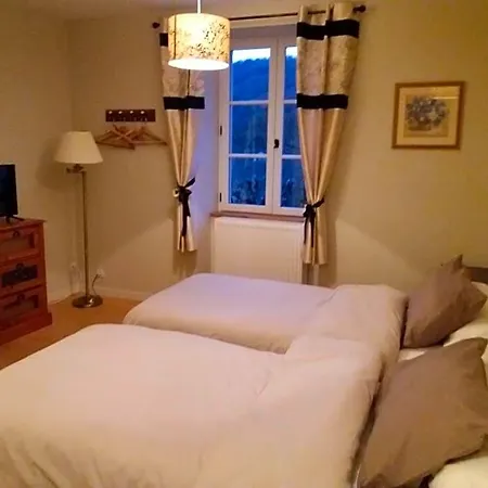 Les Trois Prunelles Bed & Breakfast